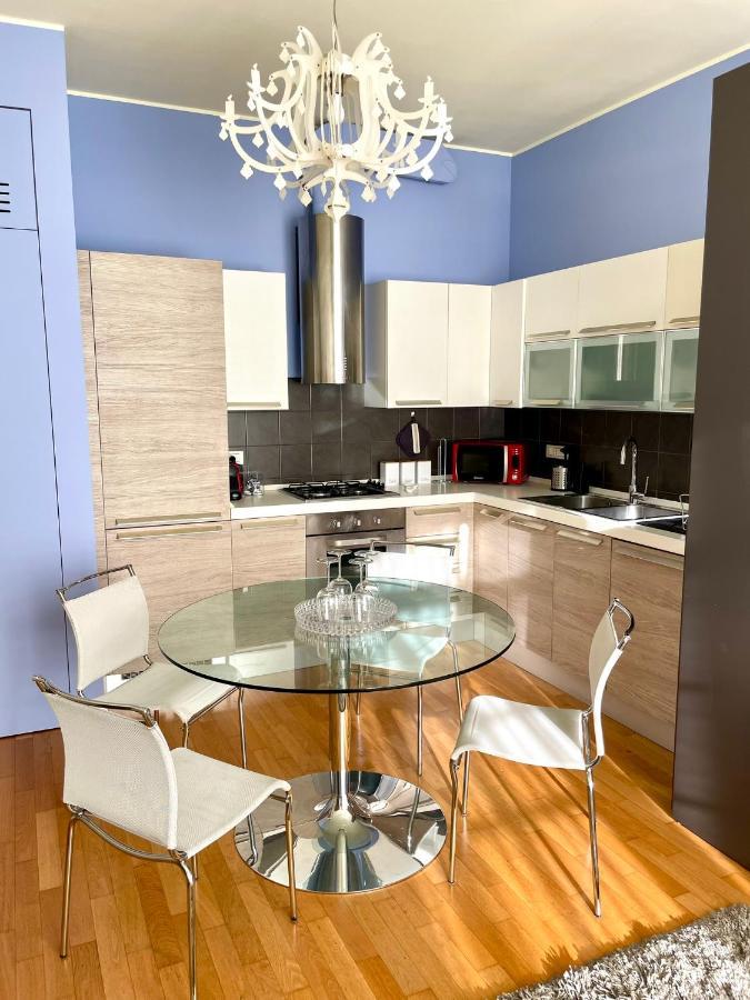 Luxury Four-Room Apartment In Monza Centro - 2 Min Walk To Train Station Esterno foto